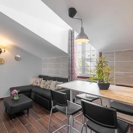 Samperez Piscina Jardin 5 12 Personas בית נופש