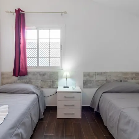 Samperez Piscina Jardin 5 12 Personas * Las Palmas de Gran Canaria