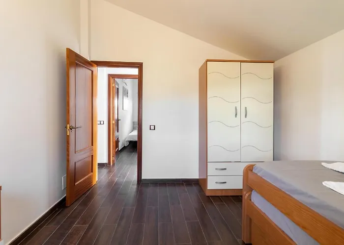 Samperez Piscina Jardin 5 12 Personas Casa vacanze *