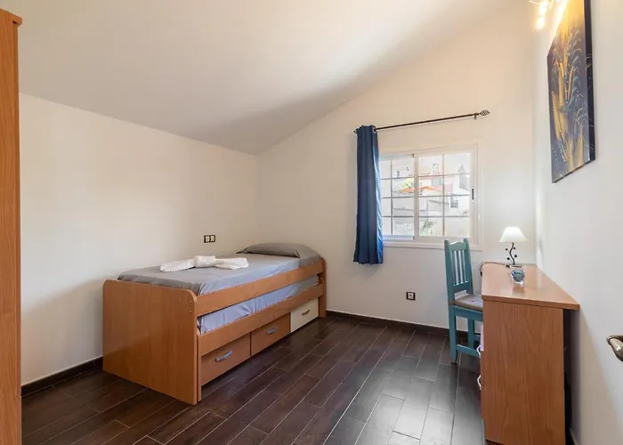 Samperez Piscina Jardin 5 12 Personas 라스팔마스